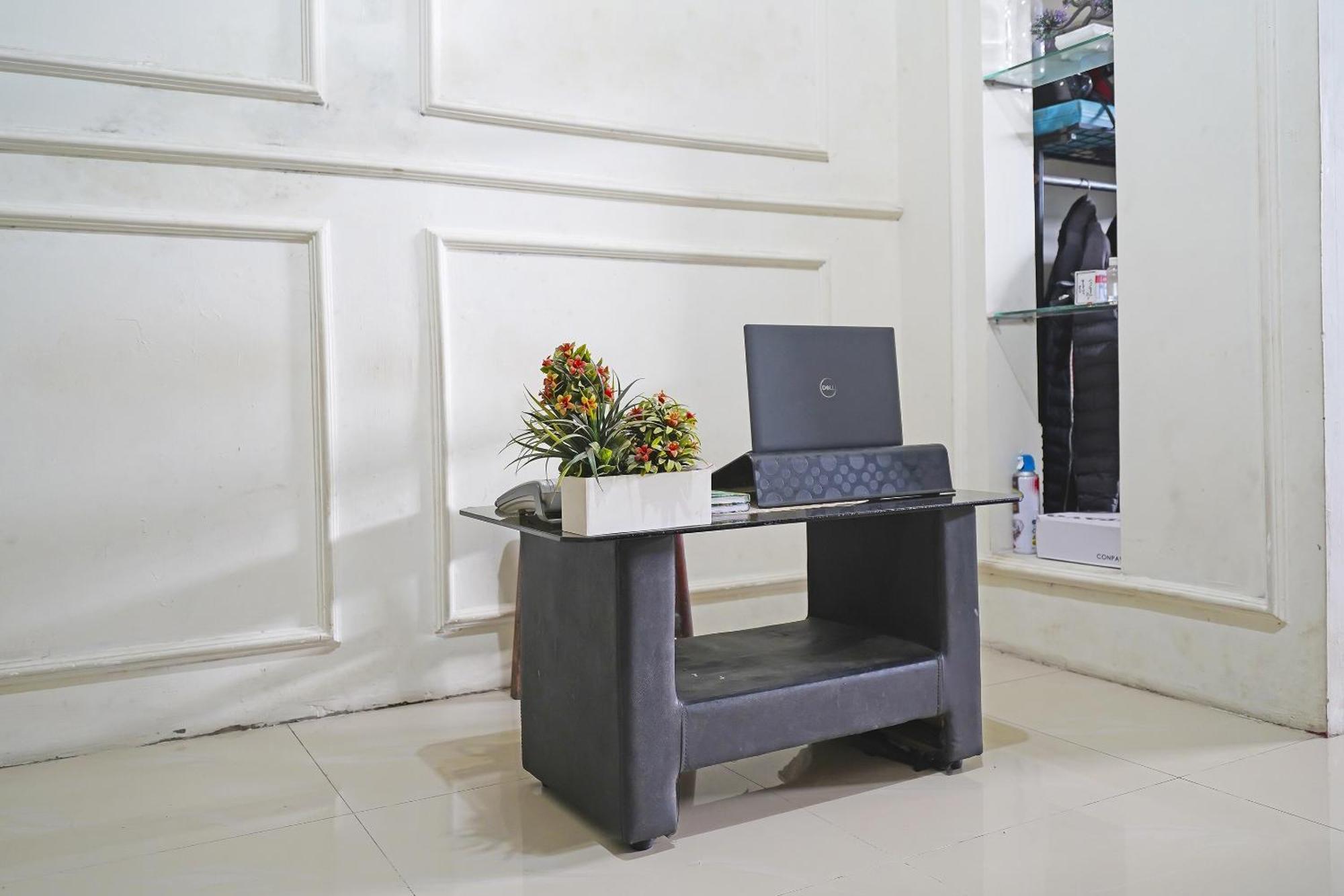 Spot On 91545 Mukti Syariah Hotel 2*