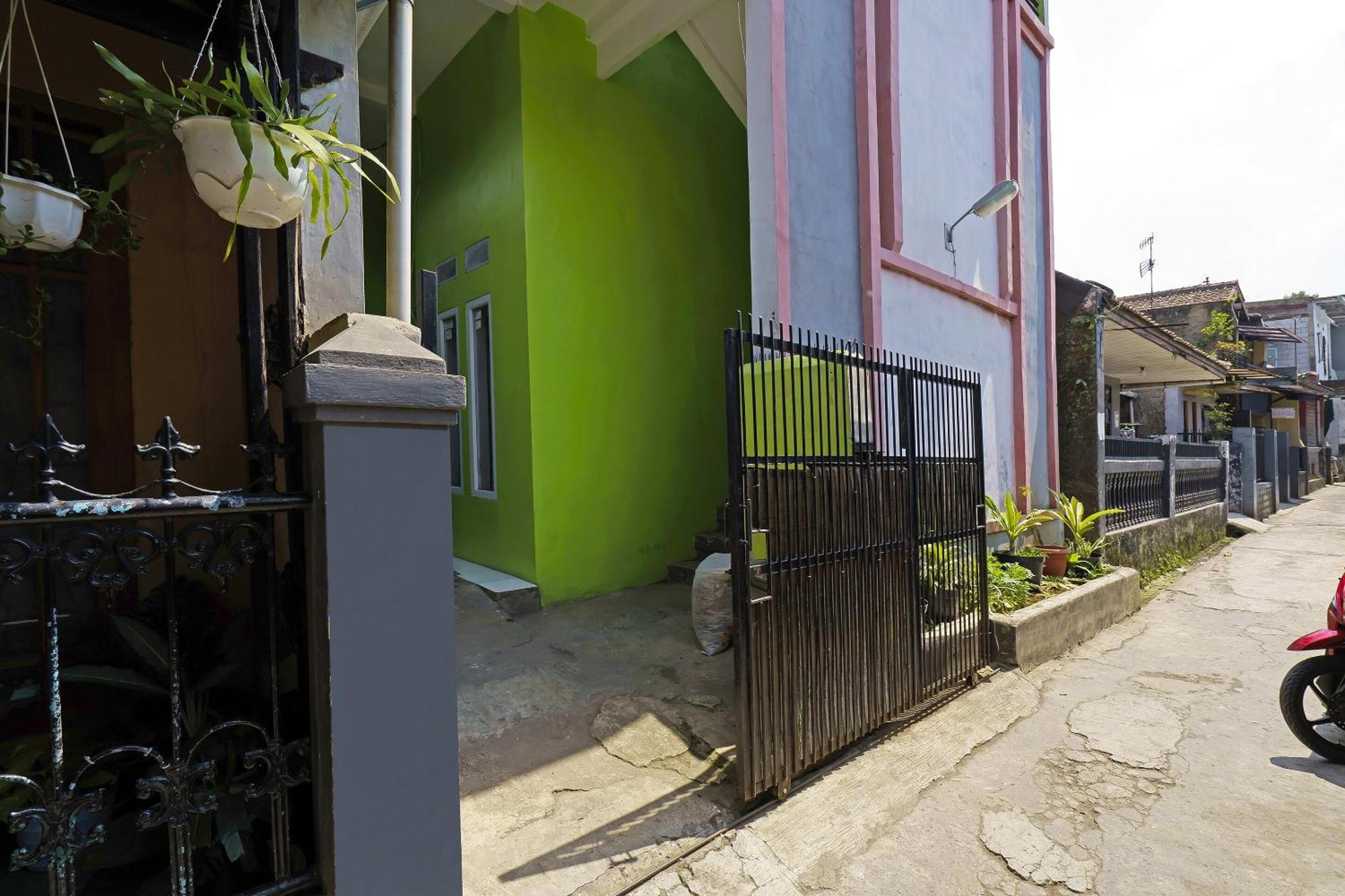 Spot On 91545 Mukti Syariah Hotel 2*